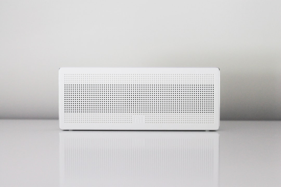rectangular-white-device-ib-julmgzo